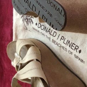 Donald Pliner shoes with original cloth bag